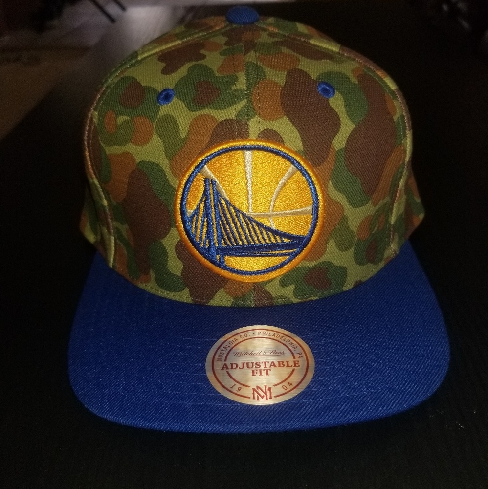 Warriors strap back.